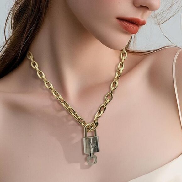 18K Gold-Plated Necklace with Authentic Louis Vuitton Padlock - Picture 3 of 12